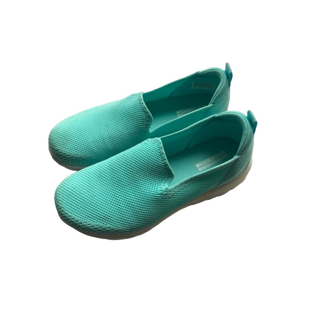 Skechers GoWalk with gogomat insoles